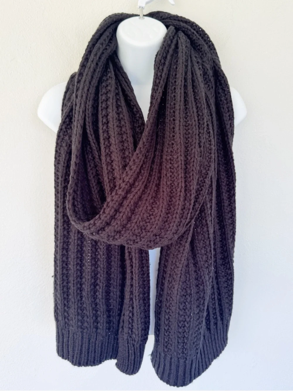 Black oversized ribbed crochet cable knit winter scarf one size